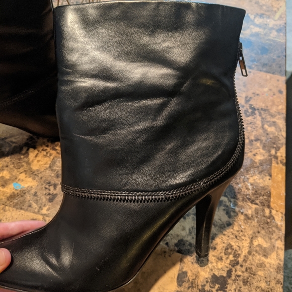 Black stilletto boots, size 9. - Picture 5 of 6